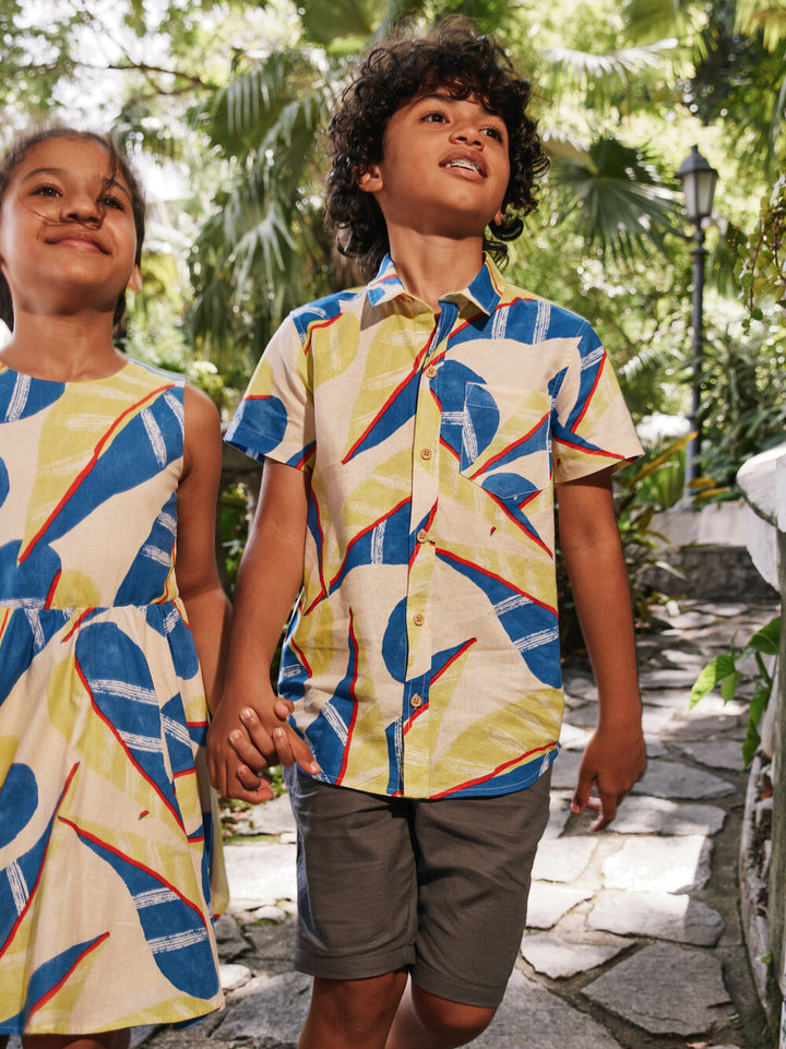 TEA COLLECTION NIÑO CAMISA PRINTED TROPICAL LEAF