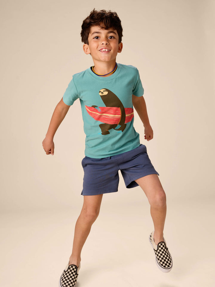 TEA COLLECTION NIÑO TSHIRT SURFER SLOTH PATINA