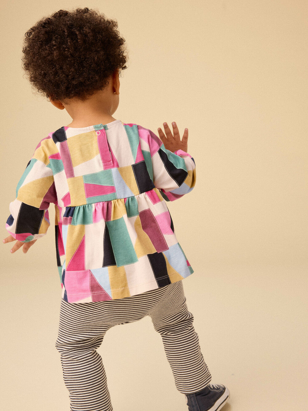 TEA COLLECTION BEBE NIÑA CONJ. DE PANTALON BOHO & BABY POJAGI PATCHWORK