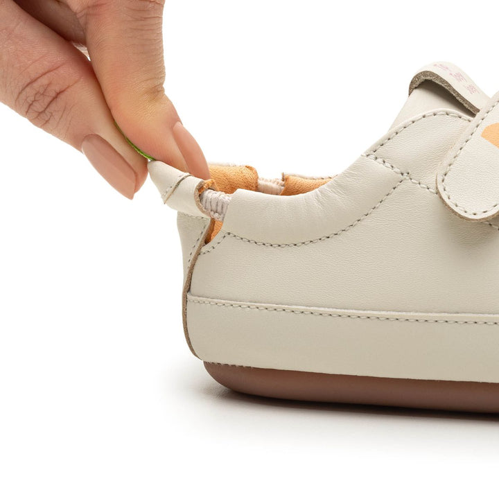 TIP TOEY JOEY BEBE NIÑA ZAPATILLA BOSSY DOWN TO EARTH TAPIOCA/ BLOSSOM PINK/ PAPAYA