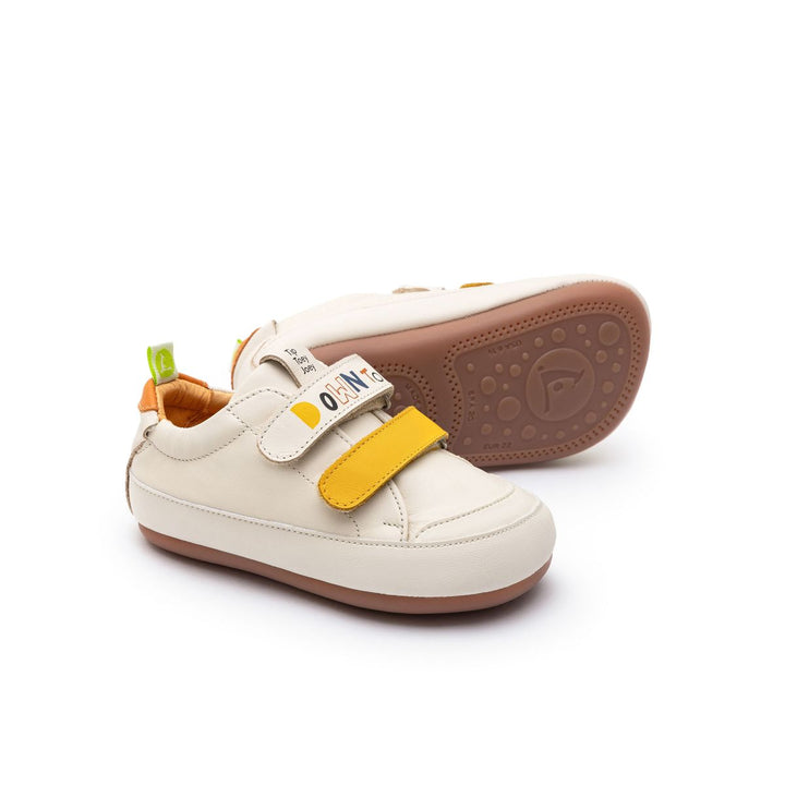 TIP TOEY JOEY BEBE NIÑO ZAPATILLA BOSSY DOWN TO EARTH TAPIOCA/ CAJA/ TANGERINE