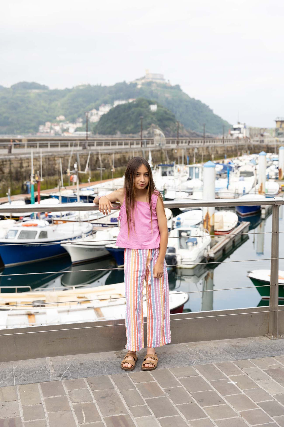 Piglo Conjunto Top Amarrado y Pantalón Arcoíris para Niña