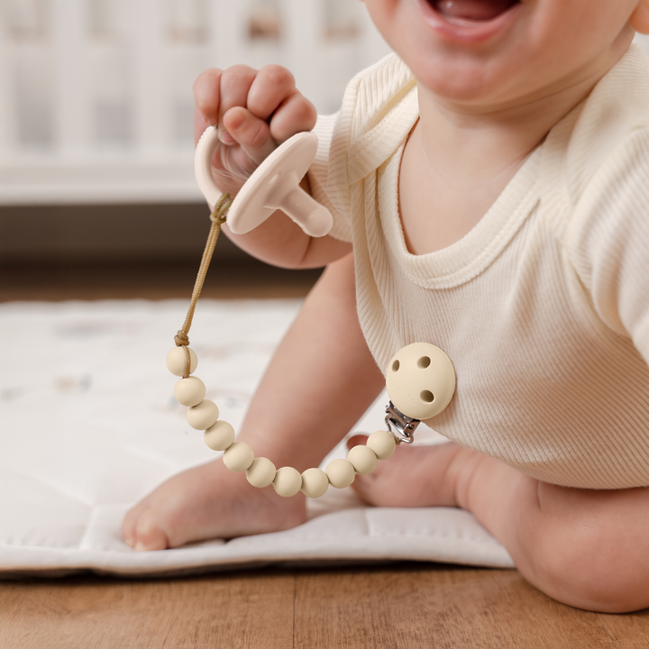 COMFY CUBS CLIP DE CHUPO BEIGE & LIGHT BEIGE