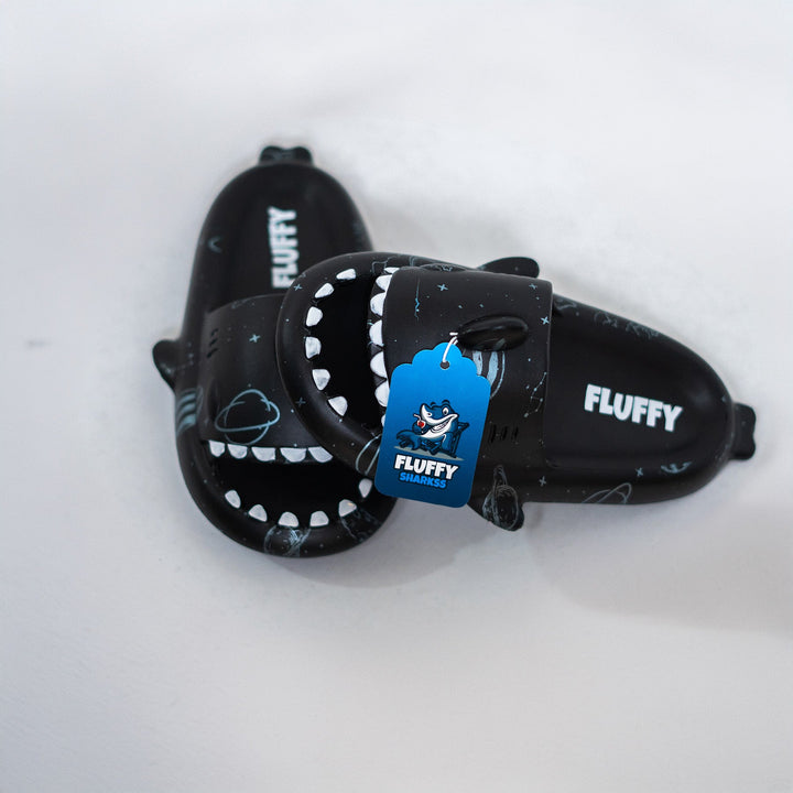 FLUFFY NIÑO CHANCLETA SHARK BLACK ASTRO