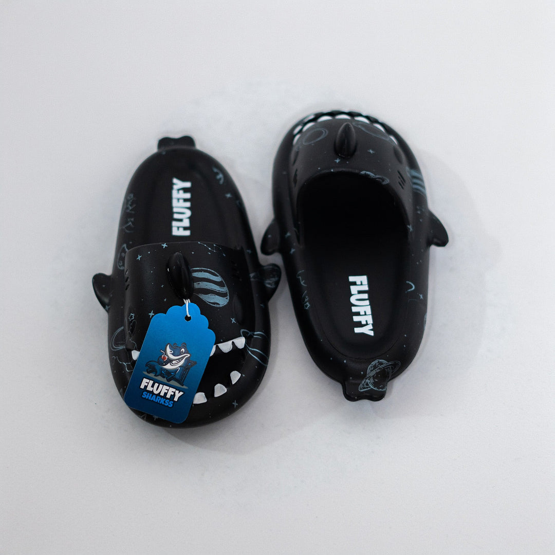 FLUFFY NIÑO CHANCLETA SHARK BLACK ASTRO