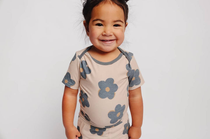 COPPER PEARL BEBE NIÑA BODY GEMMA IN TAN MANGA CORTA