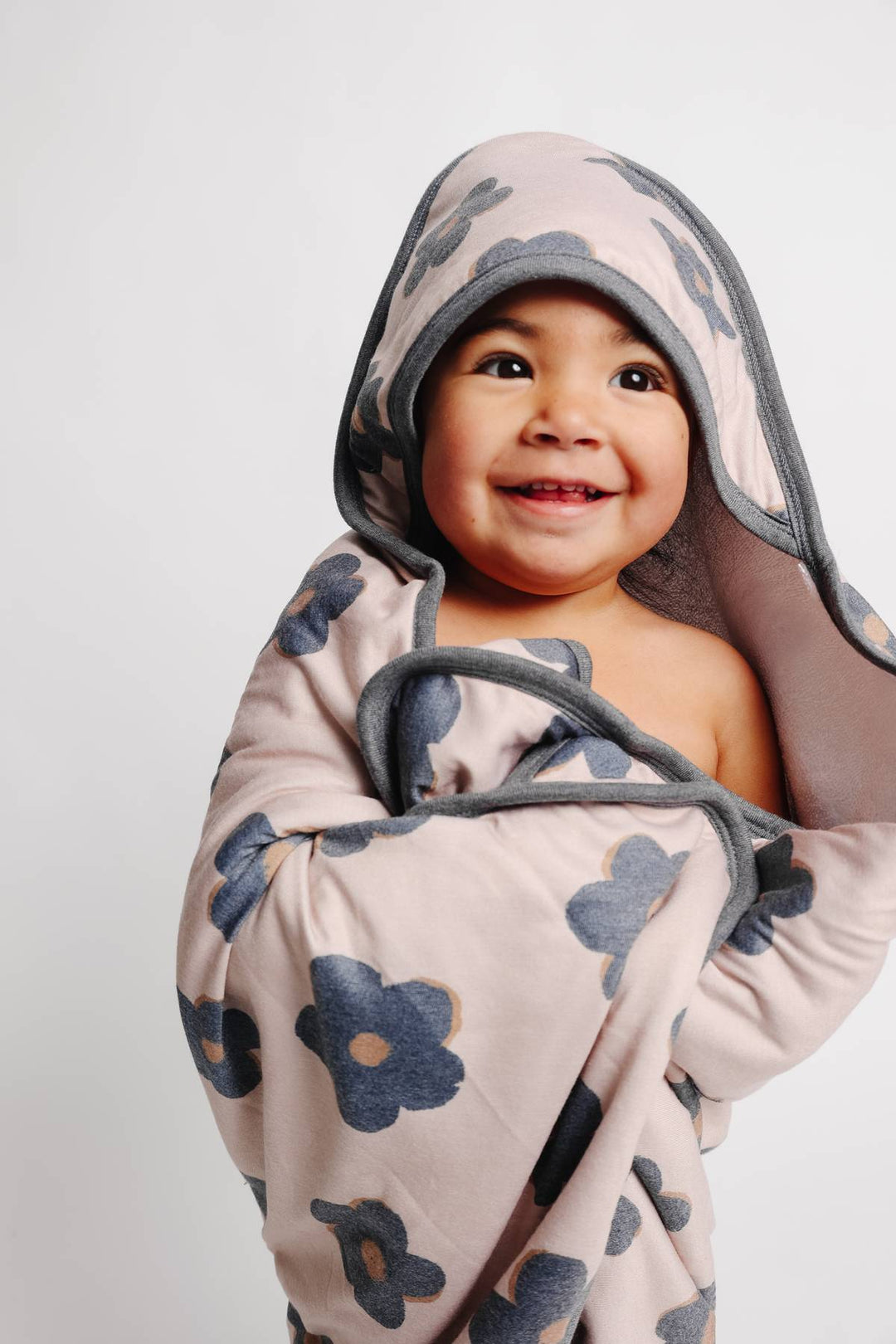 COPPER PEARL BEBE NIÑA TOALLA CON CAPUCHA GEMMA IN TAN PREMIUM