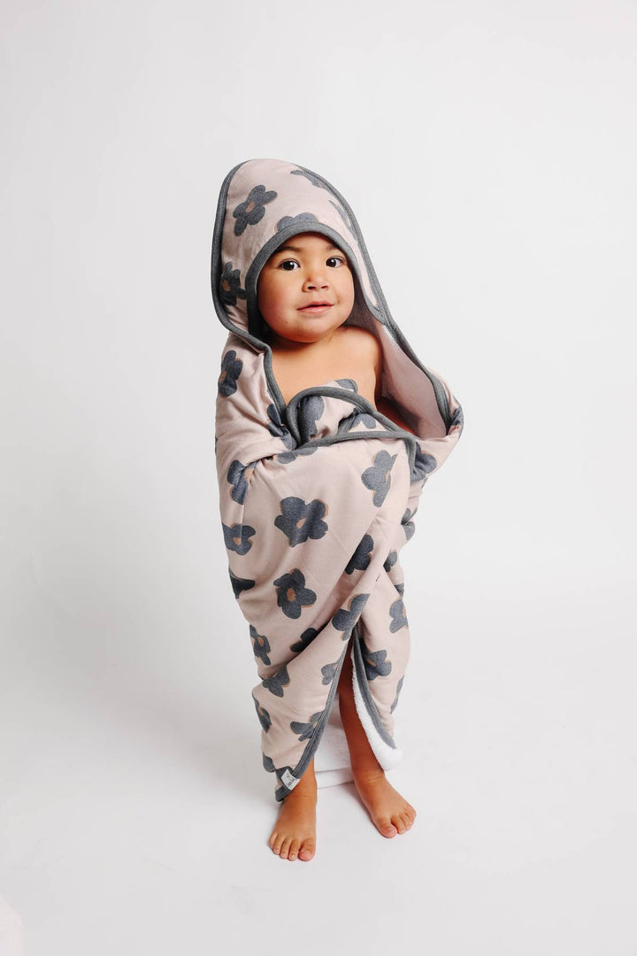COPPER PEARL BEBE NIÑA TOALLA CON CAPUCHA GEMMA IN TAN PREMIUM