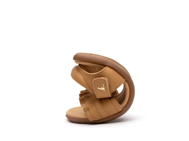 TIP TOEY JOEY NIÑA SANDALIA RUFFLE HAY