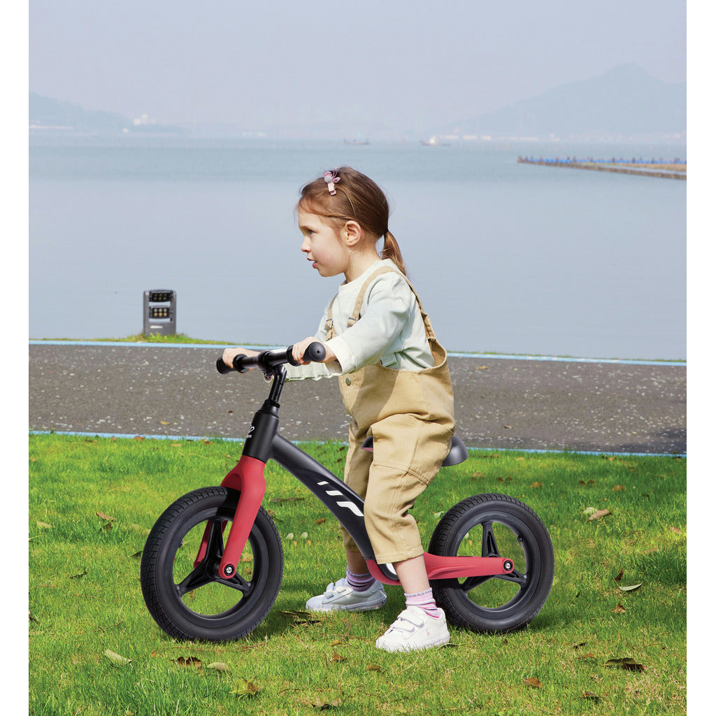 HAPE BICICLETA DE EQUILIBRIO ROJA