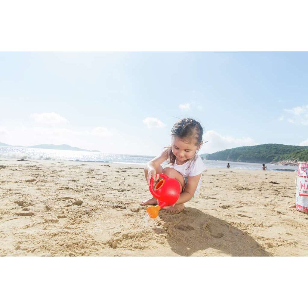 HAPE WATERING CAN RED