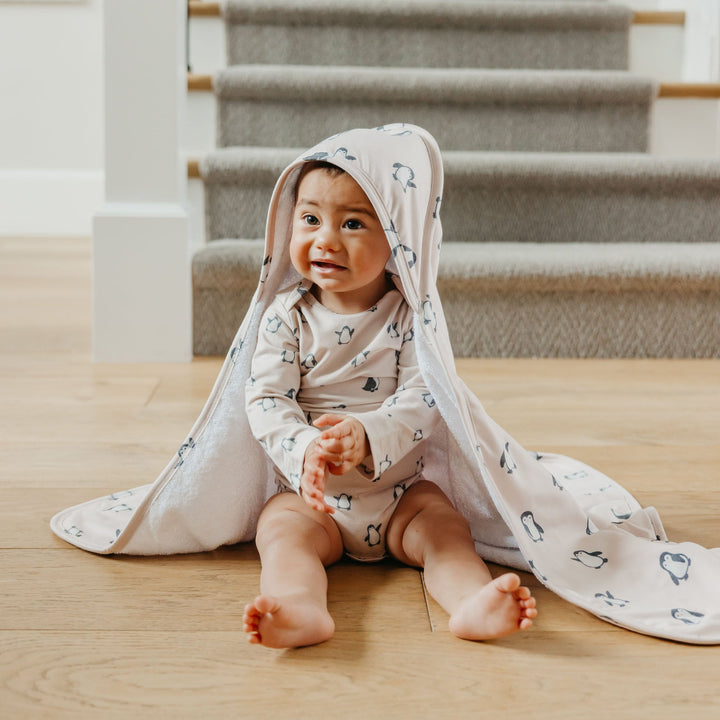 COPPER PEARL BEBE NIÑO TOALLA CON CAPUCHA PREMIUM PENGUINS