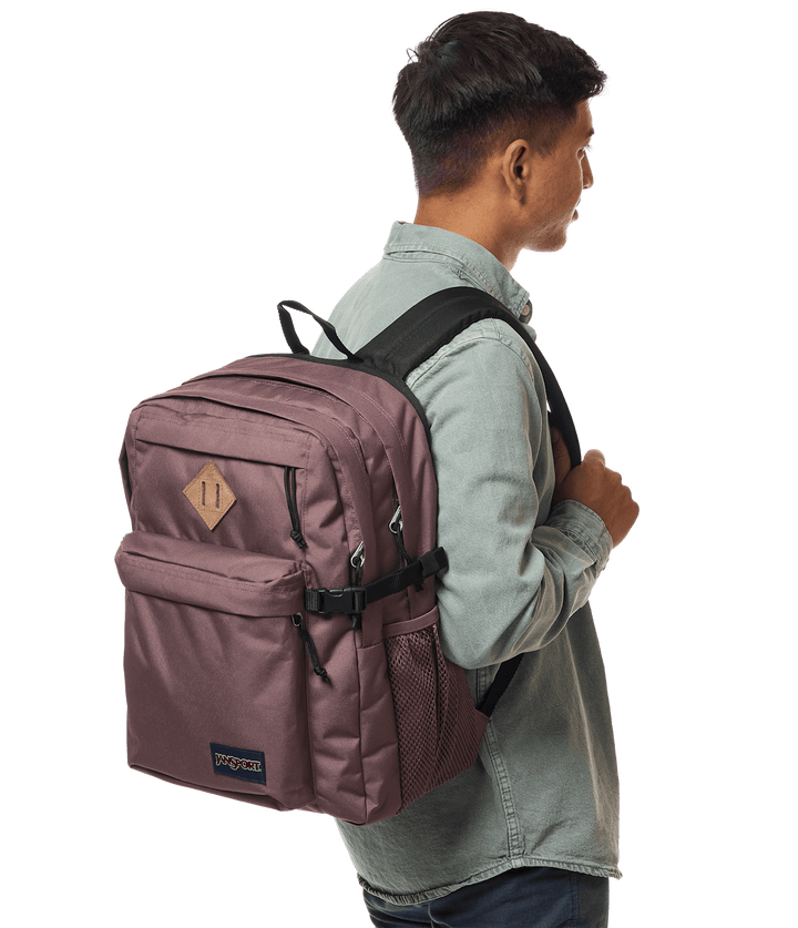 Jansport Main Campus Mahogany Haze - Model
