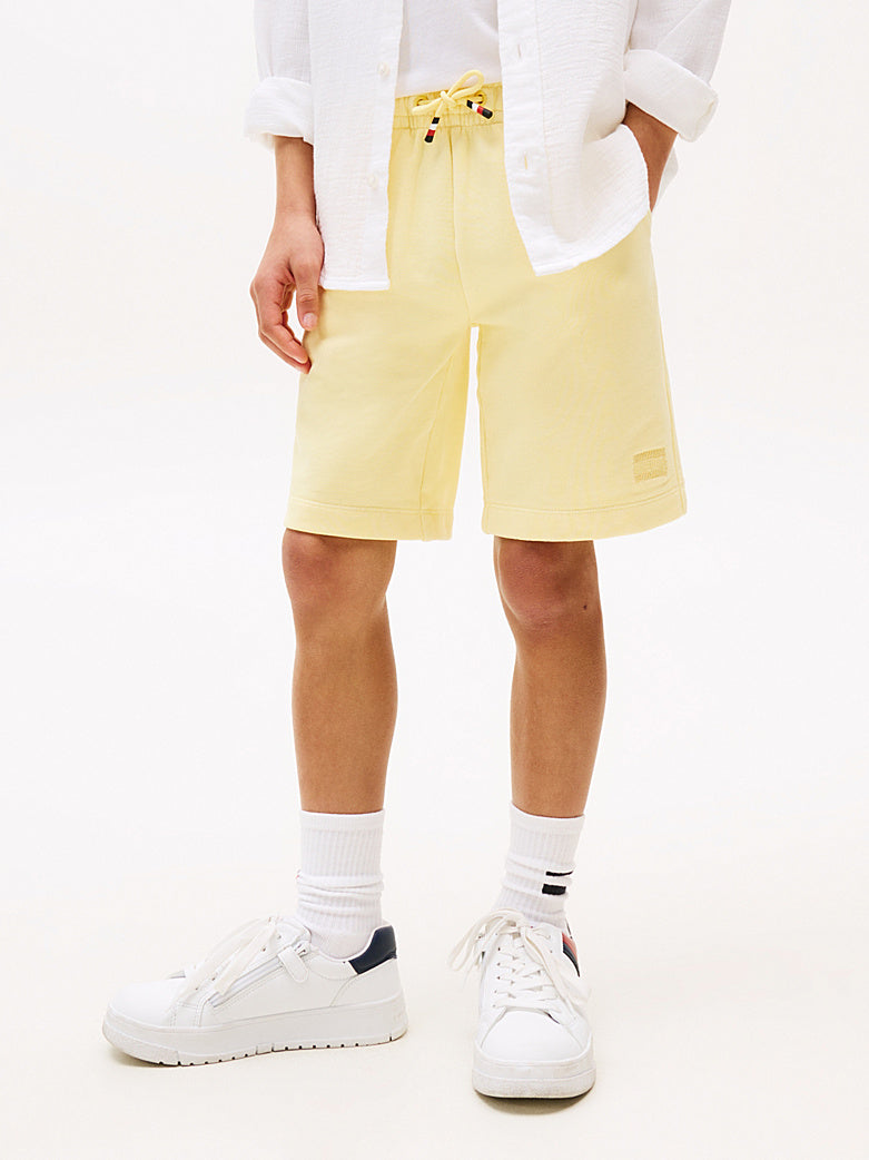 TOMMY HILFIGER NIÑO SHORT TONAL FLAG CITRONELLA