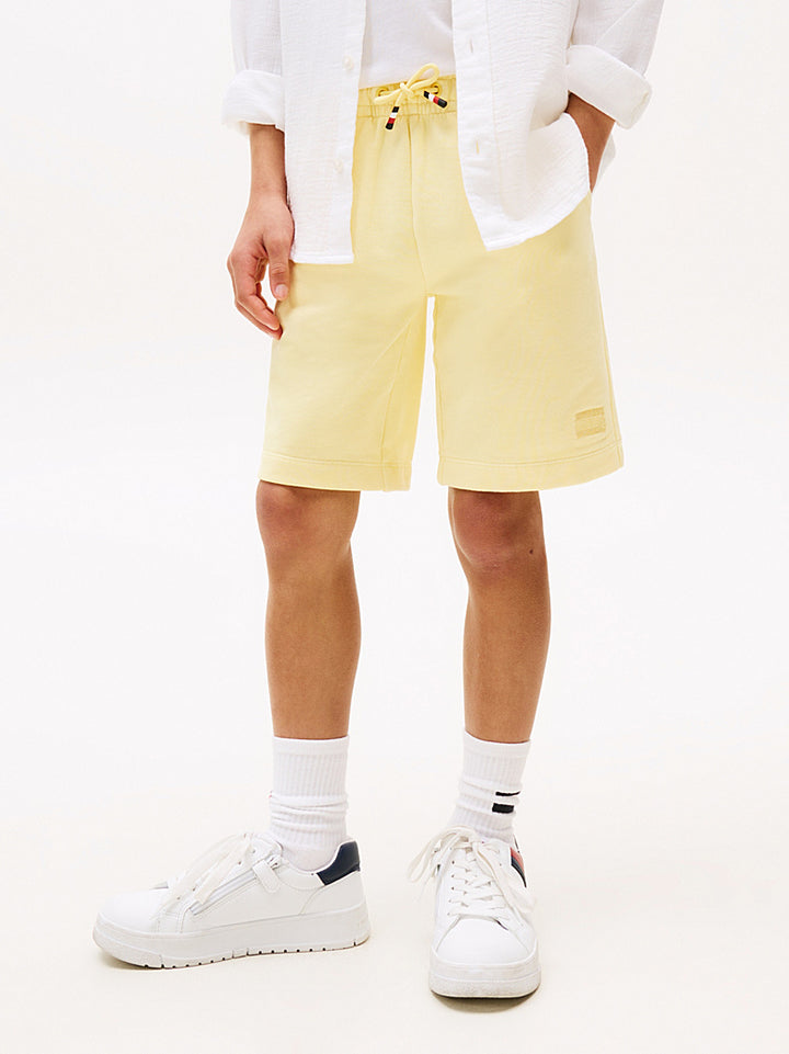 TOMMY HILFIGER NIÑO SHORT TONAL FLAG CITRONELLA