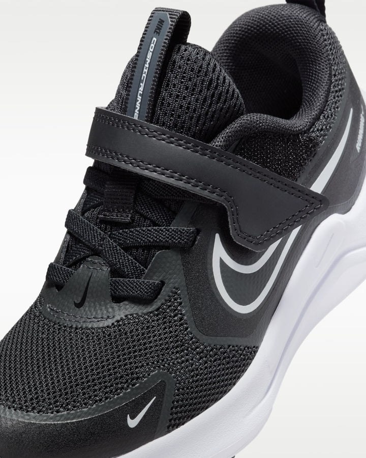 NIKE NIÑO ZAPATILLA COSMIC RUNNER PS BLACK/WHITE ANTHRACITE