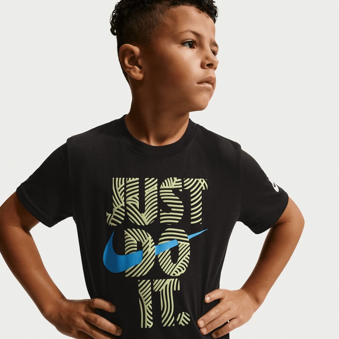 NIKE NIÑO TSHIRT IN THE ZONE GRAPHIC BLACK