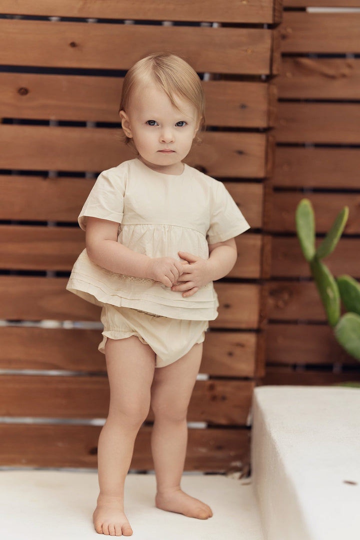MANIERE BEBE NIÑA CONJ. DE SHORT PLEATS N TIERS CREAM