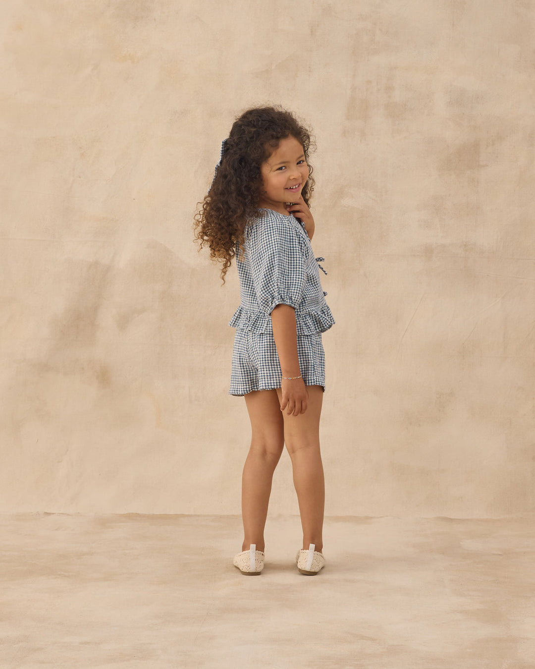 RYLEE & CRU NIÑA CONJ. DE SHORT JUNIPER GINGHAM MARINE