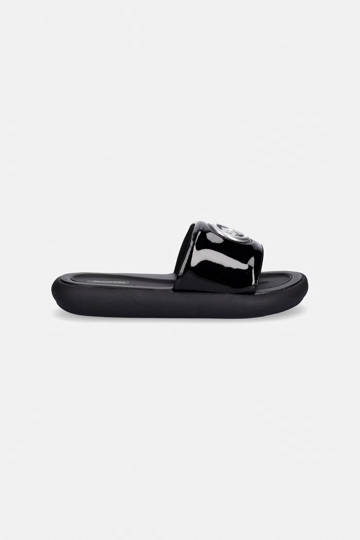 MICHAEL KORS NIÑA CHANCLETA RAELYNN BUBBLE BLACK PATENT WITH SILVER BUBBLE CHARM