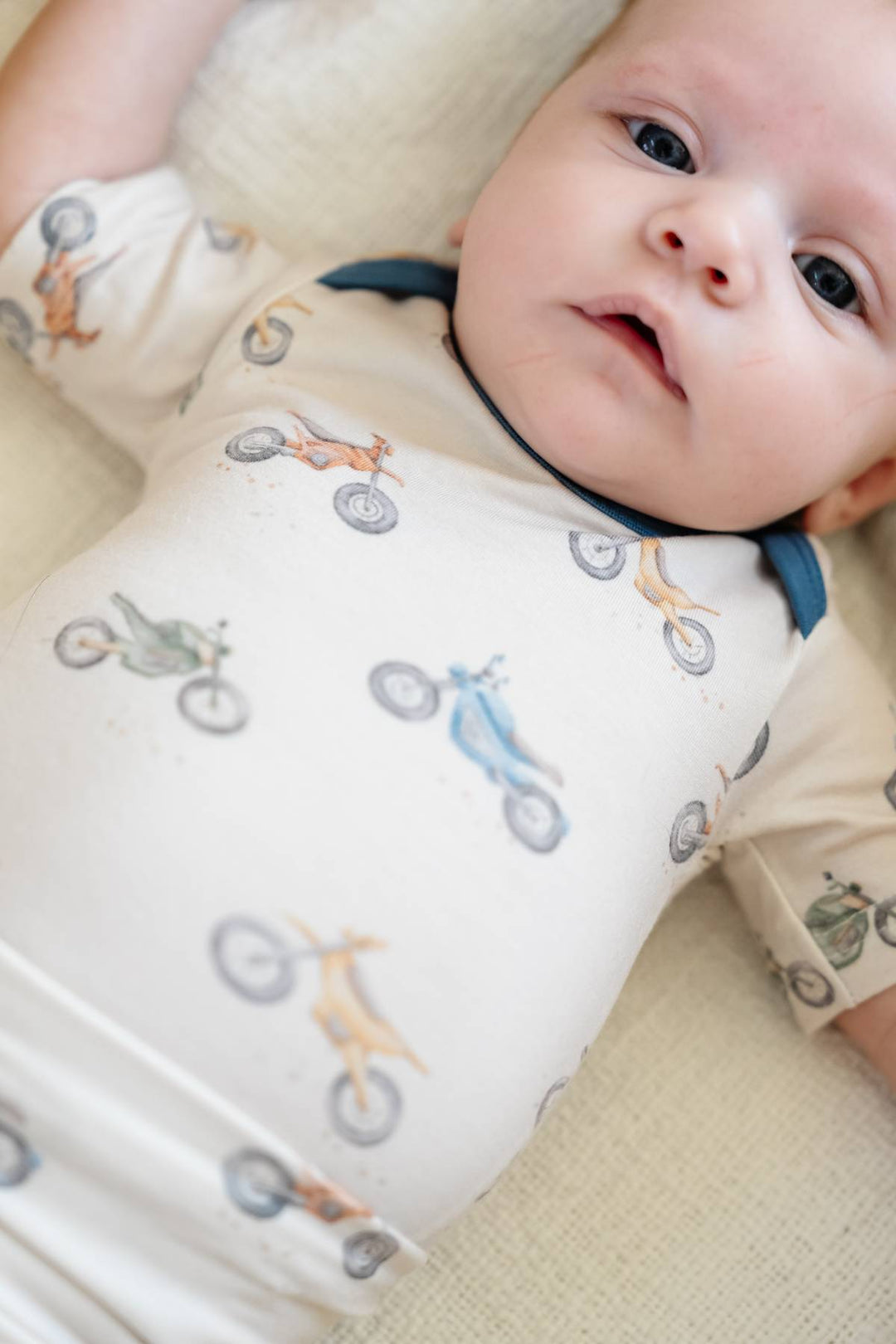 COPPER PEARL BEBE NIÑO BODY RYDER MANGA CORTA