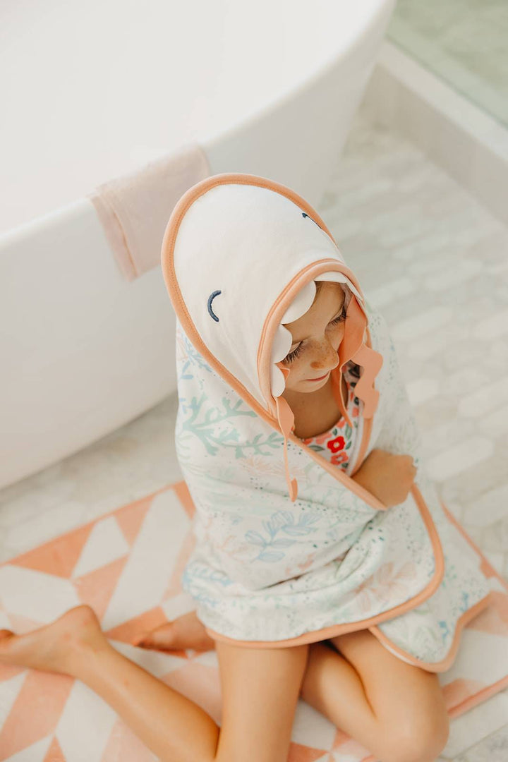 COPPER PEARL BEBE NIÑA TOALLA CON CAPUCHA CORA CHARACTER