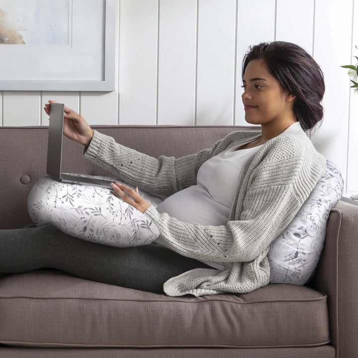 BOPPY ALMOHADA DE CUERPO COMPLETO GRAY SCATTERED LEAVES