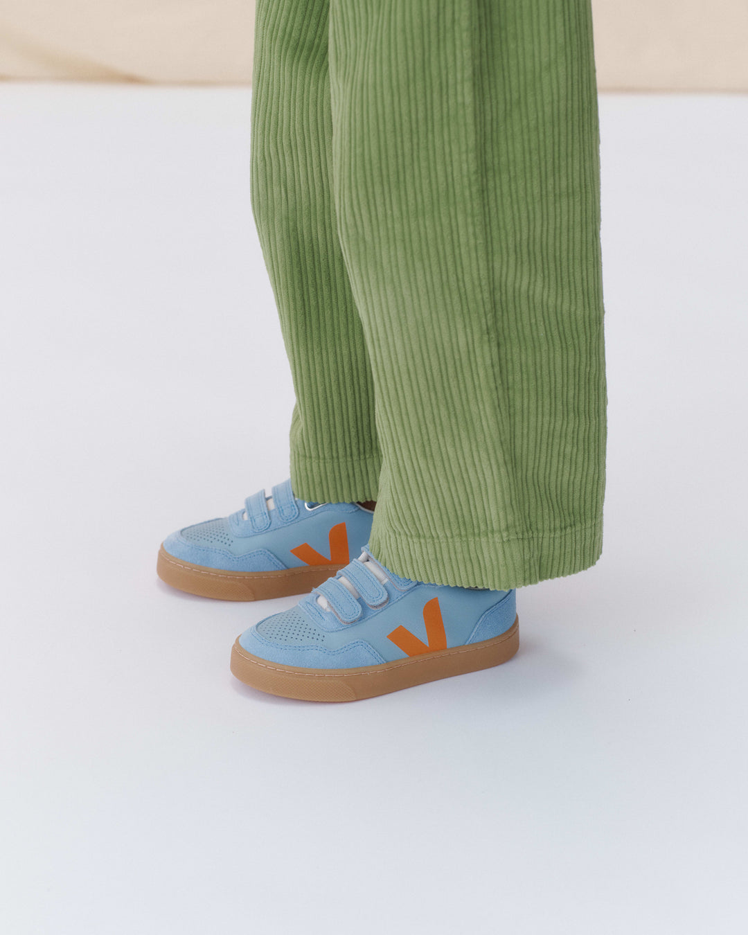 VEJA NIÑO ZAPATILLA V-90 O.T. STEEL/FURY/NATURAL